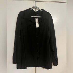 BloomChic black button up top